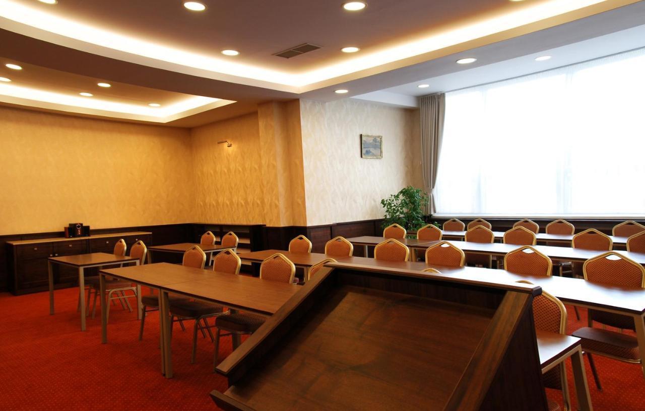 Hotel Lesana Stara Lesna Exterior photo