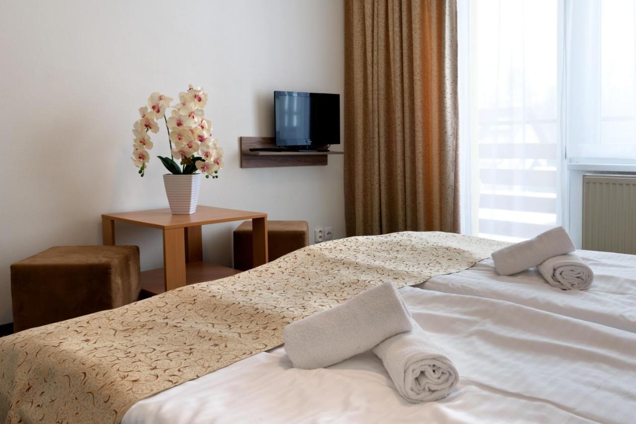 Hotel Lesana Stara Lesna Exterior photo